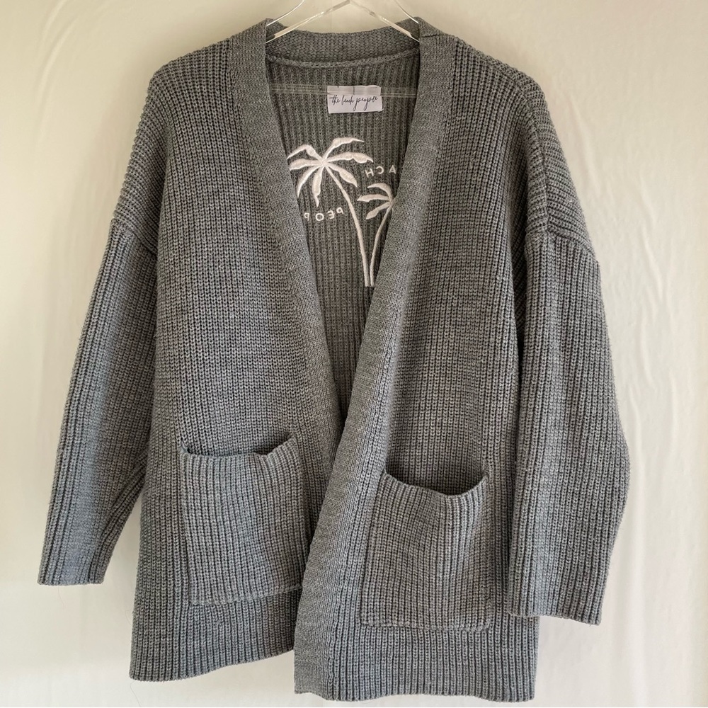 The Beach People Gray Knit Cardigan Size M/L - Picture 2 of 13